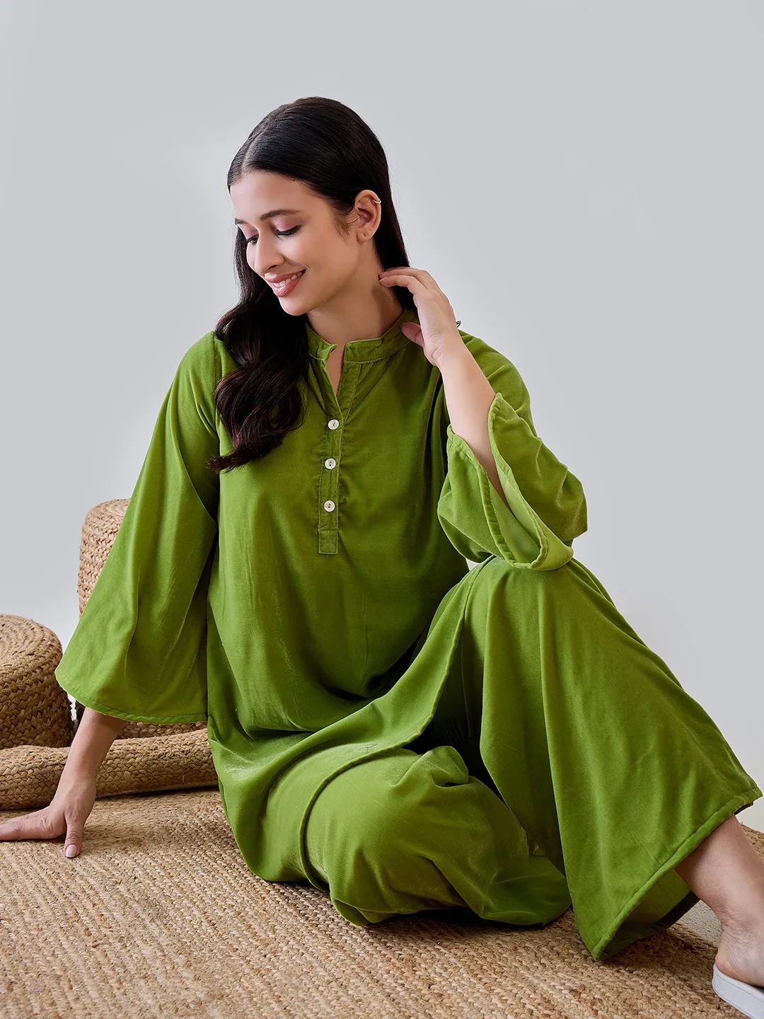 Green Solid Minimalistic Pyjama Set