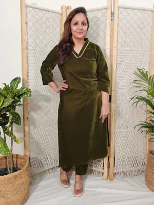 Green Velvet Kurta Set (with lace work)